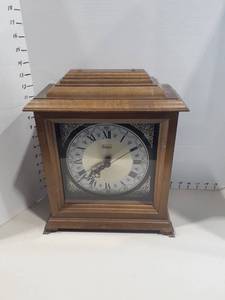 lot 1197 image: Table top Bolova clock