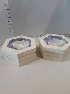 lot 1201 image: (2) more porcelain flowers by I. Godinger and Co.