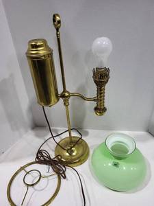 lot 1203 image: Vintage desk lamp, shade 21x10