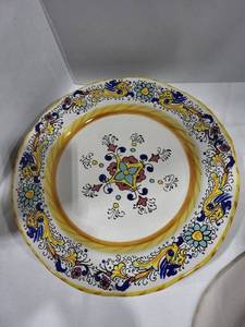 lot 1207 image: Dip a Munoz made in Italy 4 plates bowls