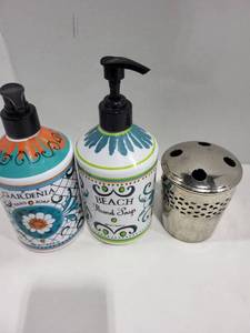 lot 1220 image: Hand soaps gardenia, beach, stainless toothbrush holder