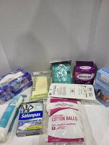 lot 1229 image: Variety of toiletries