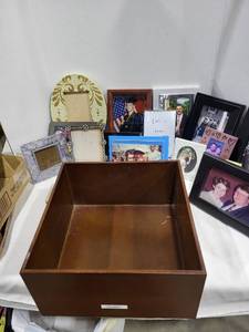 lot 1258 image: Assortment of sizes picture frames in a wood box