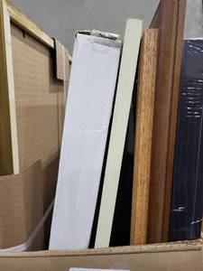lot 1260 image: Assortment if picture frames roughly all 21x17, framed cork board