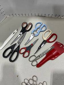 lot 1506 image: Scissors