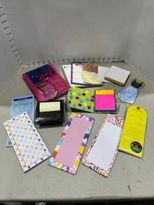 lot 1512 image: Note pads