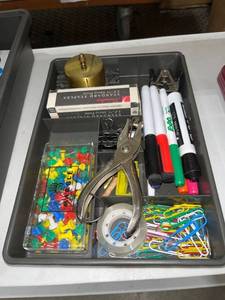 lot 1514 image: Office supplies