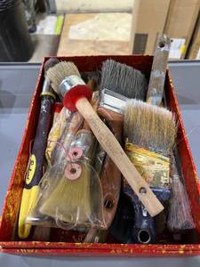 lot 1517 image: Paint brushes