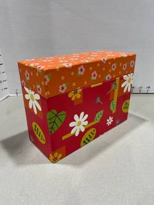 lot 1528 image: Greeting card box and cards