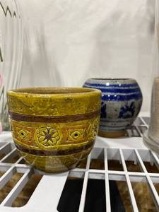 lot 1548 image: Pottery vases