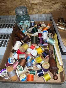 lot 1552 image: Sewing thread and buttons