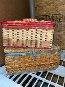 lot 1553 image: Sewing baskets and contents