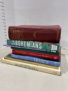lot 1556 image: Art Deco in America and other books