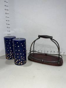 lot 1570 image: Pair of pillar candles