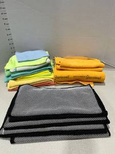 lot 1583 image: ShamWow rags and other rags