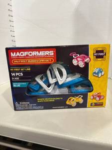 lot 1704 image: Magformers toy