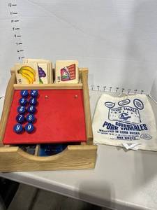 lot 1723 image: Toy grocery store register