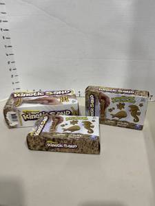 lot 1726 image: Kinetic sand