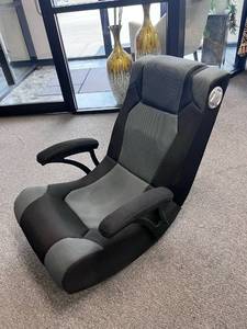 lot 2004 image: Gaming chair