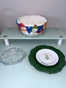 lot 2009 image: St Nicholas Square and other Christmas dishes