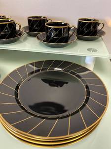 lot 3000 image: Fitz and Floyd fine porcelain Harlow 20 pieces