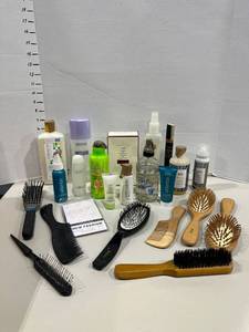 lot 1273 image: Biosilk John Frieda and other assorted hair care items