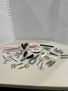 lot 1278 image: Ped Egg, Finishing Touch and more beauty items