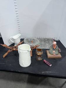 lot 1286 image: Wedgewood pitcher and more