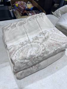 lot 1406 image: Ralph Lauren queen size flat and fitted sheets paisley