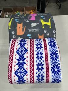 lot 1407 image: Plush throws (2)