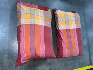 lot 1416 image: Standard bed pillows (2) with pillowcases