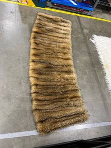 lot 1431 image: Fur throw 60 x 22 in