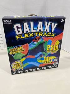 lot 1731 image: Galaxy flex track