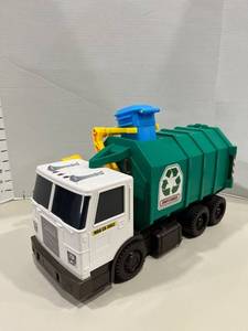 lot 1744 image: Matchbox garbage truck toy