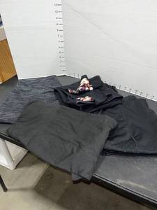 lot 1808 image: Womens black leggings (4) size 2X