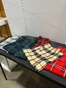 lot 1811 image: Rowley Fitness and other plaid womens leggings (5) sizes XL and 1X