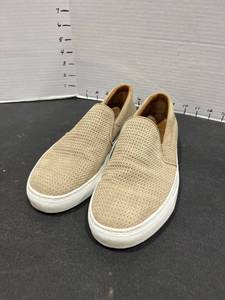 lot 1813 image: Aquatalia Italian womens shoes size 9