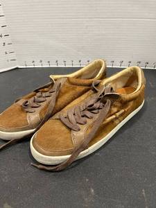 lot 1817 image: Frye womens size 9M shoes