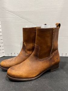 lot 1828 image: Frye womens size 9 leather boots