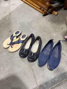 lot 1832 image: Womens shoes (3 pair) size 8-9