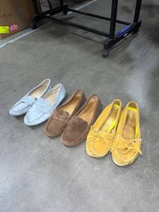 lot 1833 image: Ralph Lauren and other womens moccasin and loafers shoes (3 pair) size 9