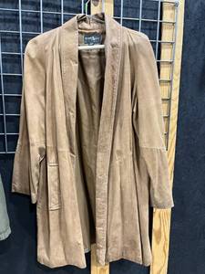 lot 1845 image: Brooks Atelier leather coat size LG