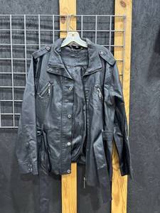 lot 1852 image: JouJou size 2XL coat