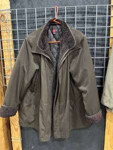 lot 1855 image: Gallery Woman size XL coat