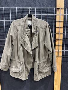 lot 1856 image: Lucky Brand size 2XL coat