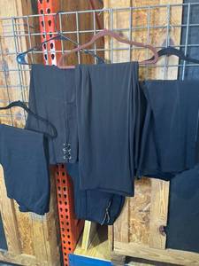 lot 1646 image: Womens pants sizes 14 to 1-2XL