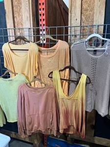 lot 1654 image: DKNY and other Womens tops sizes LG to 2XL