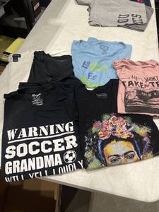 lot 1663 image: Womens tshirts XL and 2XL