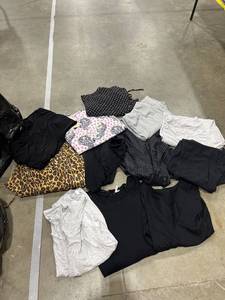 lot 1667 image: Womens pajamas (no sets) various sizes