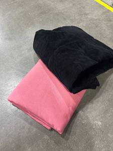 lot 1668 image: Mauve queen size blanket and black throw